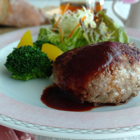 【洋食の基本】肉汁でるでる！２つのハンバーグ