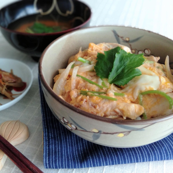 【定番どんぶり】卵がふわとろ！つゆだく親子丼