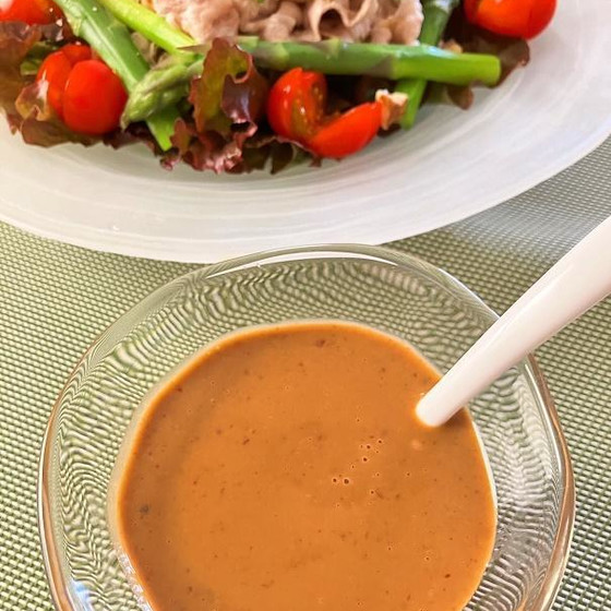 豆板醤を使ったごまベースのドレッシングです
