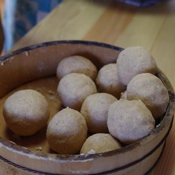 明石京作さんの麹で作る　２か月で完成！白味噌づくり