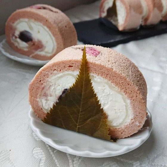 リバイバルレッスン　米粉のシフォンアレンジ　シフォンロールケーキ「桜もちシフォンロール」