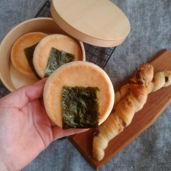 おにぎりパンとクランベリーのバトン