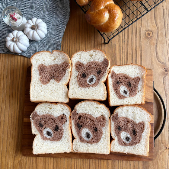 くまさんのミルク食パンと小型パン