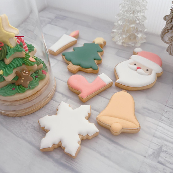 クリスマスモチーフのアイシングクッキーは参考です。