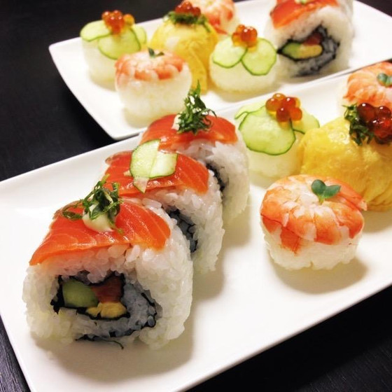 〜おもてなし料理〜カリフォルニアロール＆手毬寿司