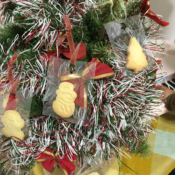 英語でクッキング　クッキーでクリスマスオーナメント作り