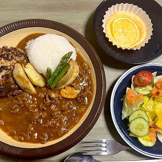 Bメニュー　ハッシュドビーフとハンバーグでWお肉を堪能