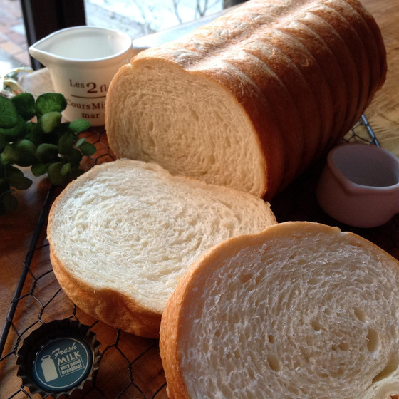 手ごねMonthly  生クリームブレッド