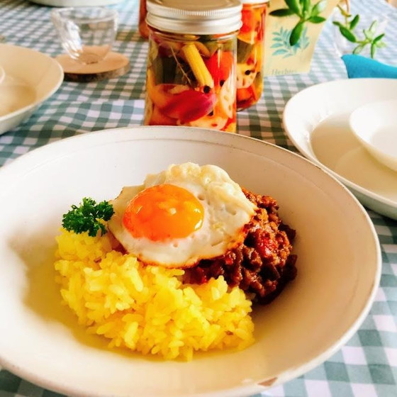 市販のルーなし！夏野菜たっぷりキーマカレー＆彩りピクルス