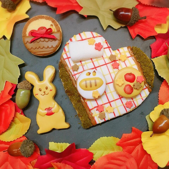 もこもこブランケット持って紅葉ピクニッククッキー