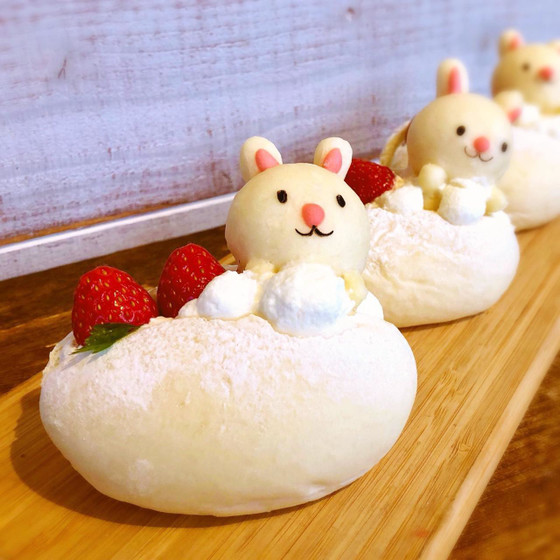 うさぎさんの可愛い苺サンド作り