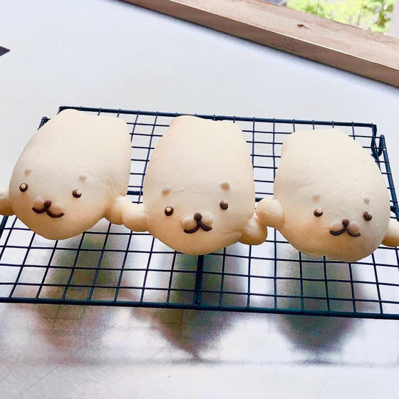冷やしても美味しいゴマフアザラシのクリームパン作り（まき）