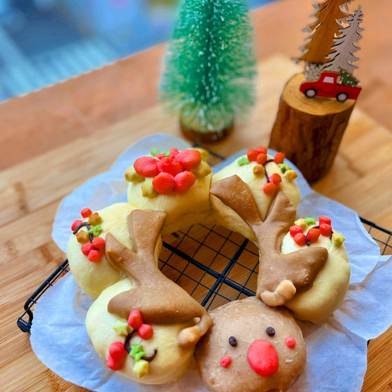 トナカイさんのクリスマスリースパン作り（まき・はやさか）