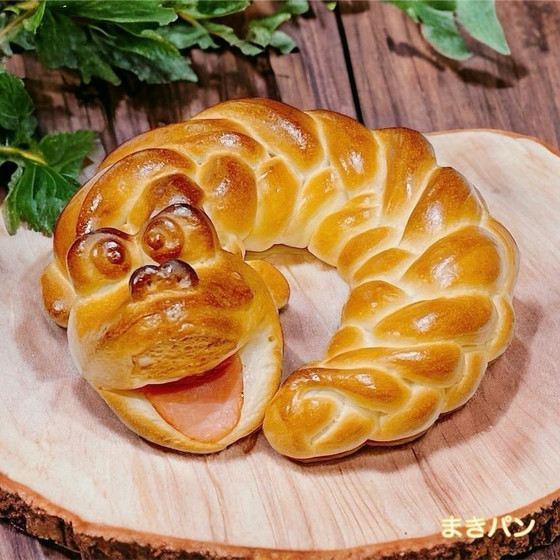 ワニワニパニックの編み込みパン（まき・はやさか）
