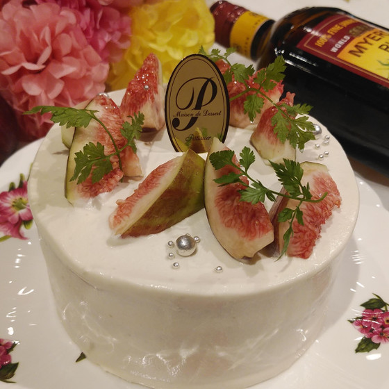 無花果の黒糖ラムショートケーキとベイリーズのかぼちゃプリン