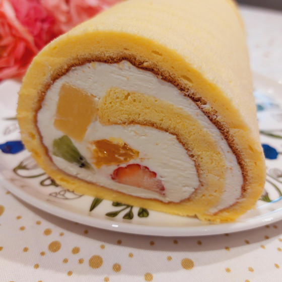 フルーツロールケーキ