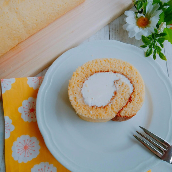 お菓子の基本を習うロールケーキレッスン