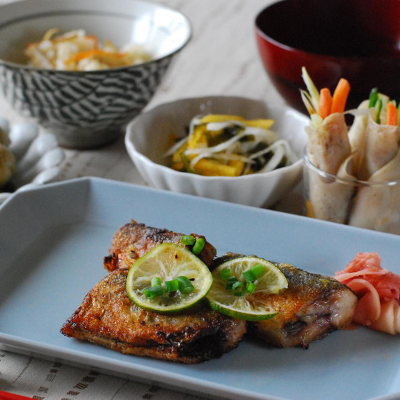 和食でほっ。秋刀魚と柿で秋ご飯