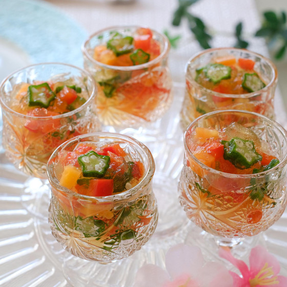 彩り野菜の出汁ジュレ