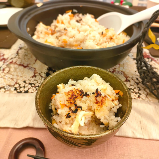 土鍋の炊き込みご飯。おかげがいい感じ♥