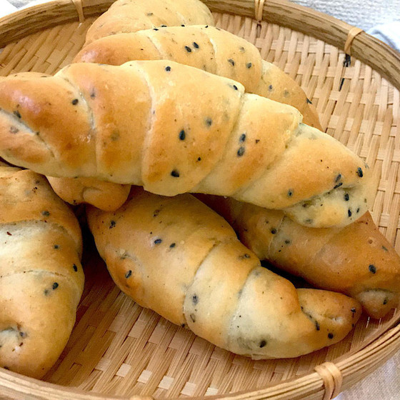 カリッじゅわのごま塩バターパン