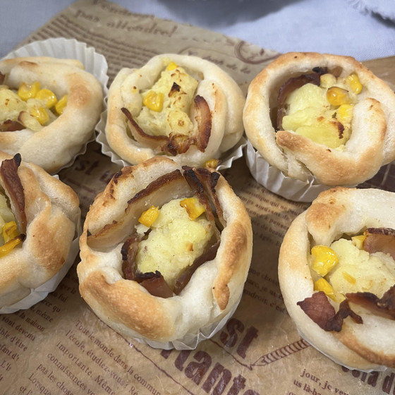 お米で作る天然酵母のハムじゃがコーン