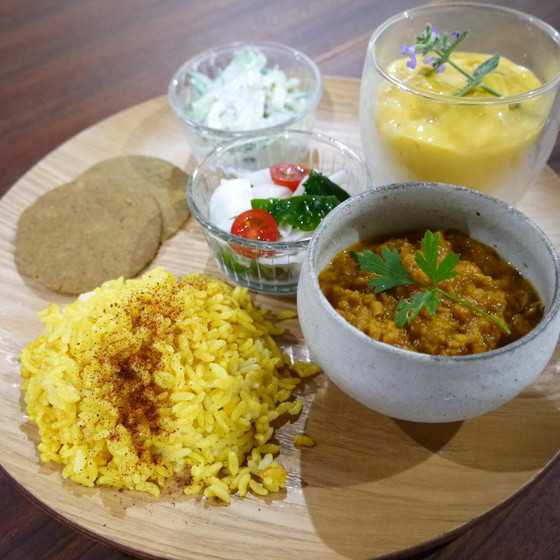 南インドのミールス『麹ベジキーマカレー・パパド他』