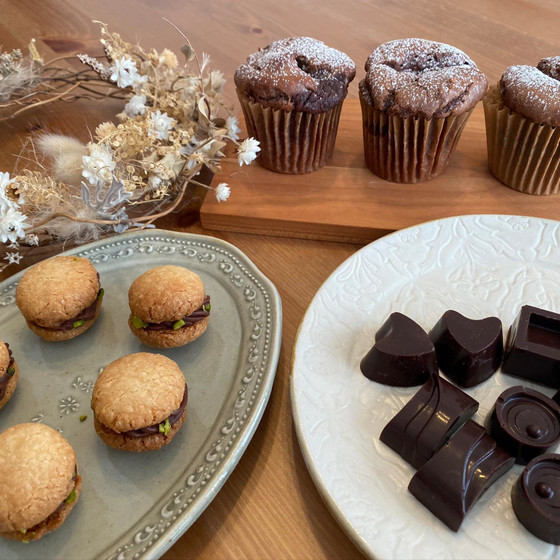ソイミルクチョコレートとビーガングルテンフリーお菓子
