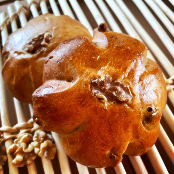 素材の美味しさがよく分かるシンプルなくるみパン！
