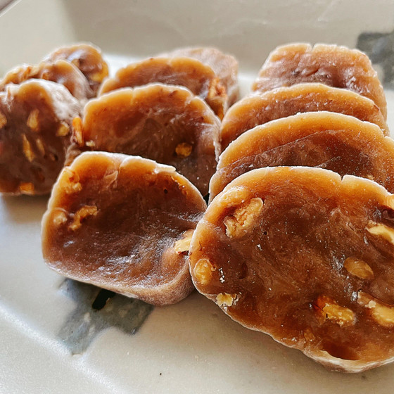 くるみと味噌と甘い餅がやみつきになる美味しさです♪
