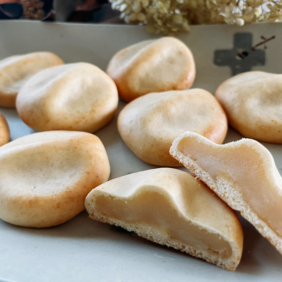 バターミルク餡をたっぷり包みソフトに焼き上げます💛