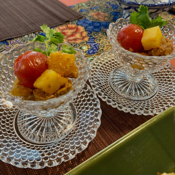 パイナップルチャーハンの残りで、パイナップルと豚肉の煮込み！