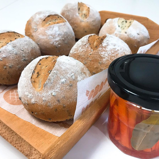 米粉のごまパン6コ