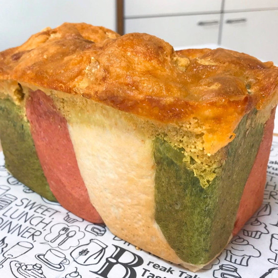 トリコロール食パン１斤