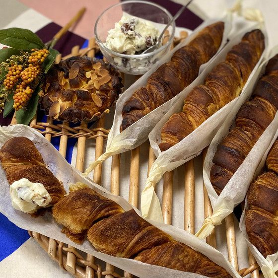 発酵バターで作るシナモンデニッシュスティック5本&クリームチーズディップ