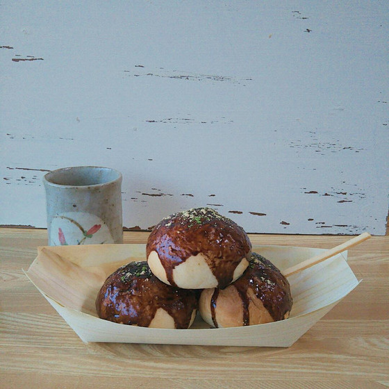 観光客に大人気！アツアツハフハフ・たこ焼きパン？！