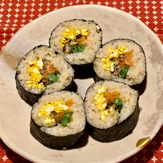 海苔巻き、清まし汁、いちごのフルーチェ