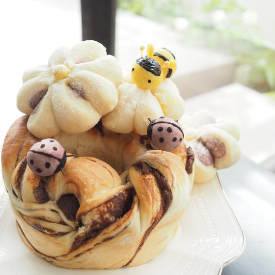 【オンラインレッスン】お花と虫たちのリングチョコパン