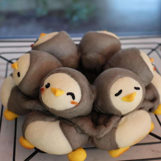 かわいいオリジナルペンギンパンを作ってみてね