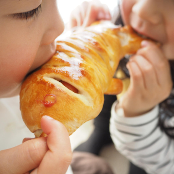 自分で作った焼き立てパンは、格別！
