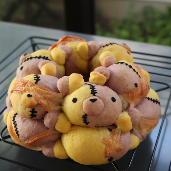 ツギハギクマのちぎりパンを1組1セット作ります。