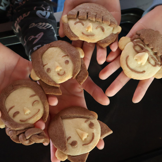 これくらいのお顔クッキーが約8枚焼けます。