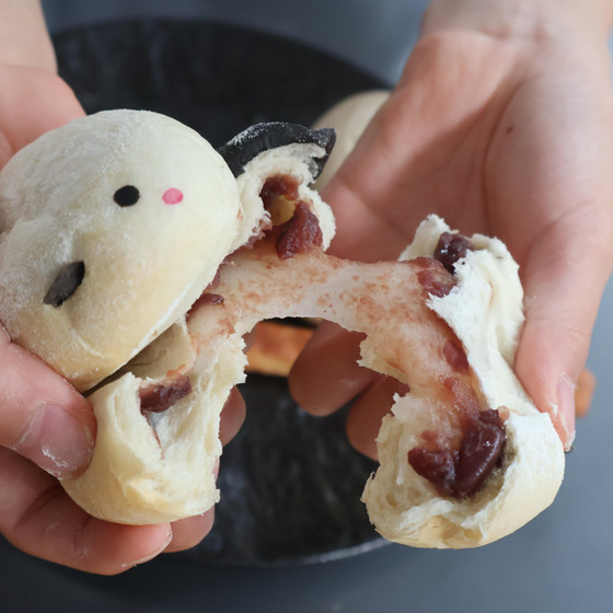 中には、あんことお餅入り。