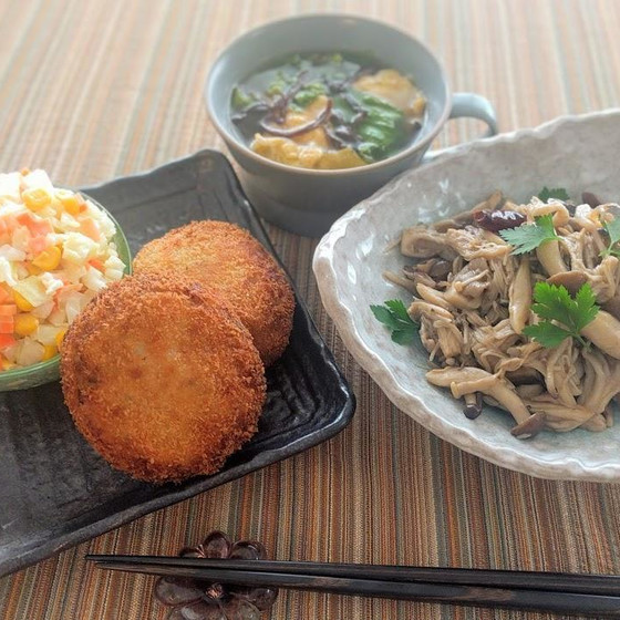 きのこのうま味を味わいましょう。だしが決め手のコロッケ他