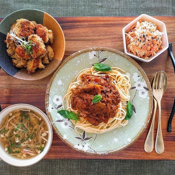 5月のメニューうま味たっぷりクリームパスタ、野菜だしチキン他
