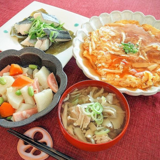 だしで味わう秋の和定食～かに玉だしあんかけ、きのこ汁ほか