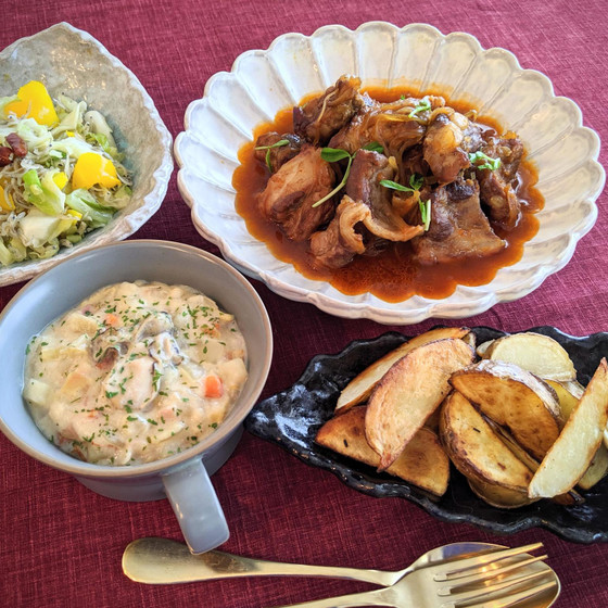 『お家であったかパーティー！スペアリブのBBQ煮込み〜ほか』