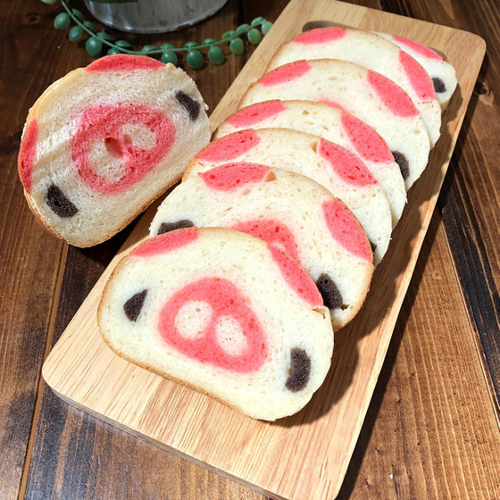 切っても切ってもブタちゃんパン