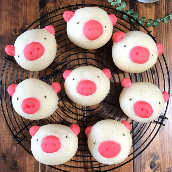 食べるのが勿体ない！フワフワ子ブタちゃんの白パン