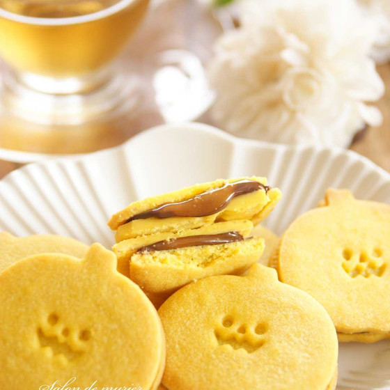 ハロウィンのキャラメルサンドクッキー